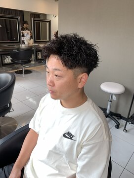 アイズ 海老名(AIZU) スウィングアップバングツイストスパイラルパーマフェードカット