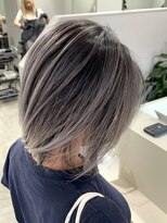 リグ 横浜(Lig.)&nbsp;エアタッチバレイヤージュホワイトシルバーブリーチダブルカラー