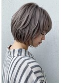 前下がりレイヤーボブ×透明感グレージュ