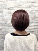 白髪を活かすレッド前下がりボブ