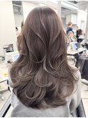 黒髪　ボブルフ　ネビージュ　小顔　ワンレン　スペインカール