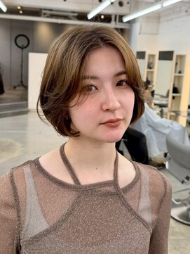 ヒュー 広島(HEW) ふんわりレイヤーボブ