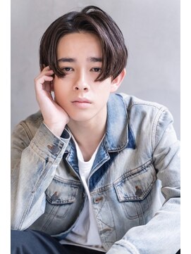 アメリ 新宿(Ameri) Ameri 前下がりセンターパートエモショート 【新宿】