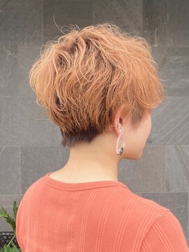 メゾン アヴァロ(Maison Avallo) オレンジベージュカラーのサマーショート