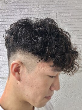 フゥ 宇都宮(FeU) スペインカール/メンズパーマ/フェード/ツーブロック