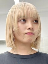 ウィコ 新宿(WICO) ホワイトベージュ[新宿駅/こなれミディ/ウェーブパーマ]