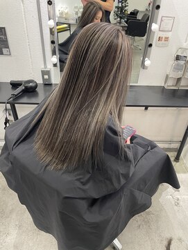 キング 高槻(K!ng) 縮毛矯正髪質改善ハイライトレイヤーカット高槻美容室エクステ