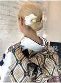 【成人式ヘアセット】ハイトーンヘアセット！お団子×金箔×造花