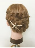 ねじりアップスタイル(ヘアセット)
