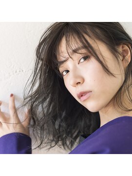 シータ(CITA) ハイライトアッシュカラー