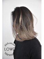 ルーヴェ(LOWE)&nbsp;LOWE 外国人風バレイヤージュとミントベージュの大人ボブ