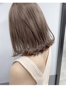 ジーナ 福岡天神(Zina) アッシュベージュ