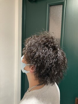 キー(KEY) アフロ風ツイストスパイラルパーマ