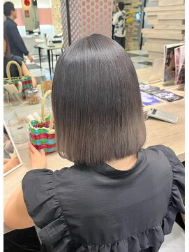 テテ(TETE) ボブ／縮毛矯正／グラデーションカラー