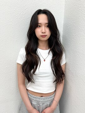 ニュート(Neut ) レイヤーカットハッシュカットセンターパート