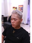 メンズショートスキンフェードダブルカラーホワイトカラー