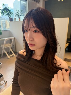 アム(amu) レイヤーカット/ミディアムレイヤー/前髪カット/透明感カラー