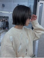 ピア ヤクイン(Pia Yakuin) 切りっぱなしボブ