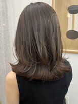 シベルバレー 横浜(sibell)&nbsp;ミディアムレイヤーカット顔周りレイヤーウルフハッシュカット