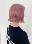 ホワイトピンクベージュの外はね切りっぱなしボブ☆
