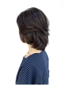 クオリス 上福岡店(QUALIS) 前上がり/レイヤーカット/ミディアム/白髪染め/黒髪/50代60代/