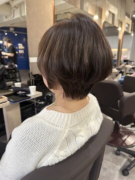 ブルー(blue) ふんわりショート