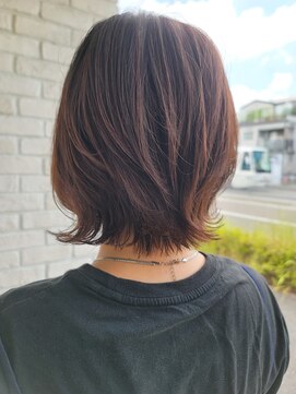 ハグエヴェック(HUG AVEC) 外ハネショート