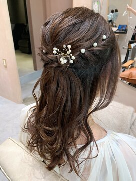 ガーデンヨコハマエスト(GARDEN YOKOHAMA est) お呼ばれヘア　結婚式アレンジ　ハーフアップ　ミディアム　夏