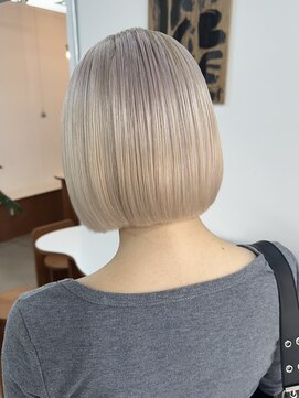 オー(OOO) 抜きっぱなしブロンドヘアー