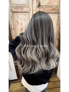 ジェニックバイノギオ(GENIC by Nogio) 【#バレイヤージュカラー グレー×シルバー 】by RISA