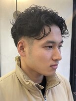 カムジーヘッドカミノウラ(COMEGHEAD KAMINOURA)&nbsp;波巻きスパイラルパーマツイストパーマセンターパート刈り上げ