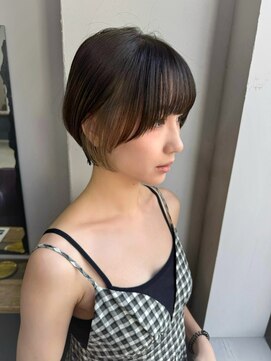 リラ(Lila’s) 小顔/ひし形ショート／インナーカラー/顔周りカット