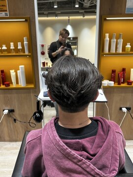 ルースト 渋谷店(ROOST) フェザーショート