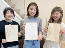ヘアケアの知識豊富な【Aujuaソムリエ】3名在籍★髪のお悩みの解決法やケアの方法をプロ目線でアドバイス！