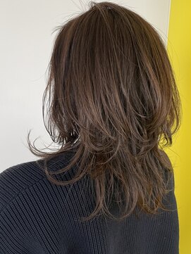 パンマ(Pamma) ミディアムレイヤーカット　アッシュベージュ　パンマ
