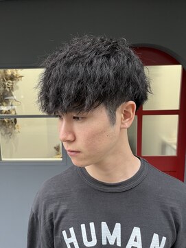 ヘアーラボ ハチ(HAIR LABO HACHI) ツイストパーマ　縦落ちスタイル