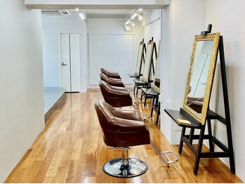 COLOR SALON YOSHITOMO【カラーサロン ヨシトモ】