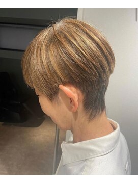 ヒスイバイケンジ(hisui by KENJE) 脱白髪めブリーチスタイル