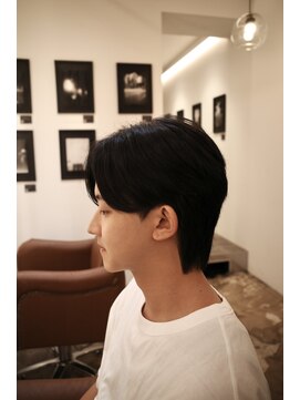 アンバーグリーム(AMBERGLEAM) センターパートウルフ