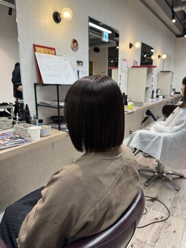 コワファーストナガサキシャンプーボーイ(COIFF1RST NAGASAKI SHAMPOO BOY) ぱつっとボブ