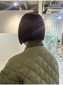 ボルドーカラーの切りっぱなしボブ