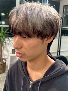 イリ 梅田(ili) インナーカラー/ハイライト/縮毛矯正/レイヤーカット/髪質改善