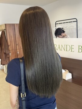 グランデ ビス(GRANDE bis) #オリーブベージュ #オリーブグレージュ #オリーブカラー