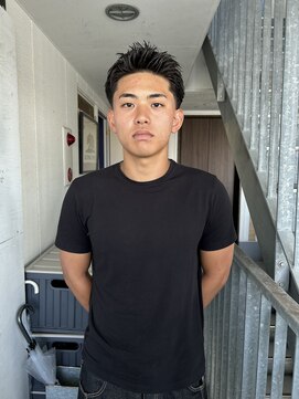 リノショアーズ ショウナン 辻堂店(RinoShores SHONAN) アップバングツーブロックバーバーフェードスパイキーショート