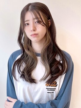 ザ ドッツ(THE DOTS) インナーカラー ミルクティーベージュ ゆる巻きロング 20代