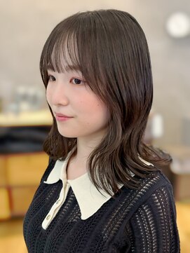 アトロ(Atoro) 外ハネレイヤー/くびれカット/小顔見せ前髪