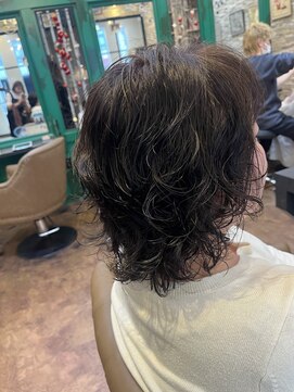 ヘアーラウンジ アンフィ 井土ヶ谷(Hair Lounge Anphi) ランダムパーマ