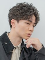 フィフス 栄(fifth)&nbsp;大人の色気を出す毛流れ強めフェザーパーマスタイル◎