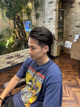 モナン 新宿(Monan) 七三分け×爽やか刈り上げショート