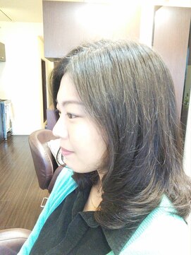 ヘアメイク ビス(Hair Make Bis.) ロングレイヤースタイル